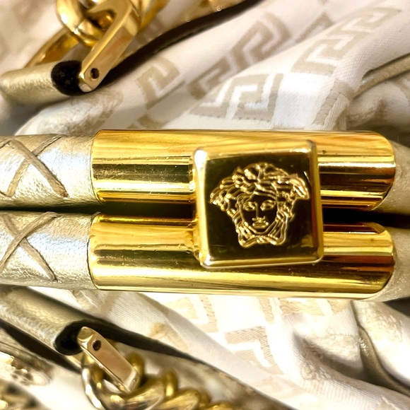 VERSACE BAG—-STUNNING with COA and original dustbag. - Picture 10 of 11